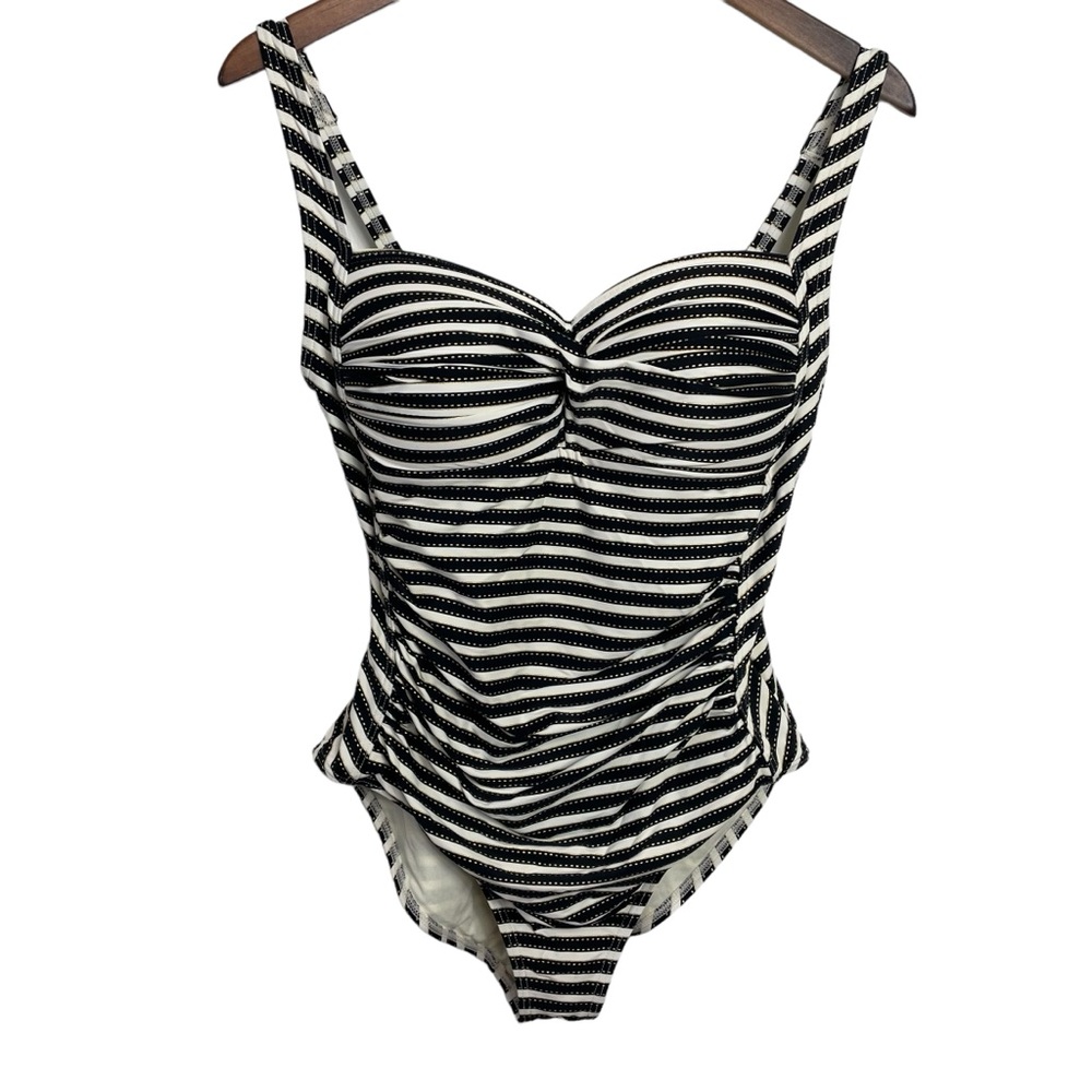 Niptuck Swim‎